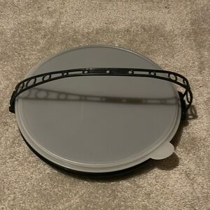 Tupperware divided storage keeper